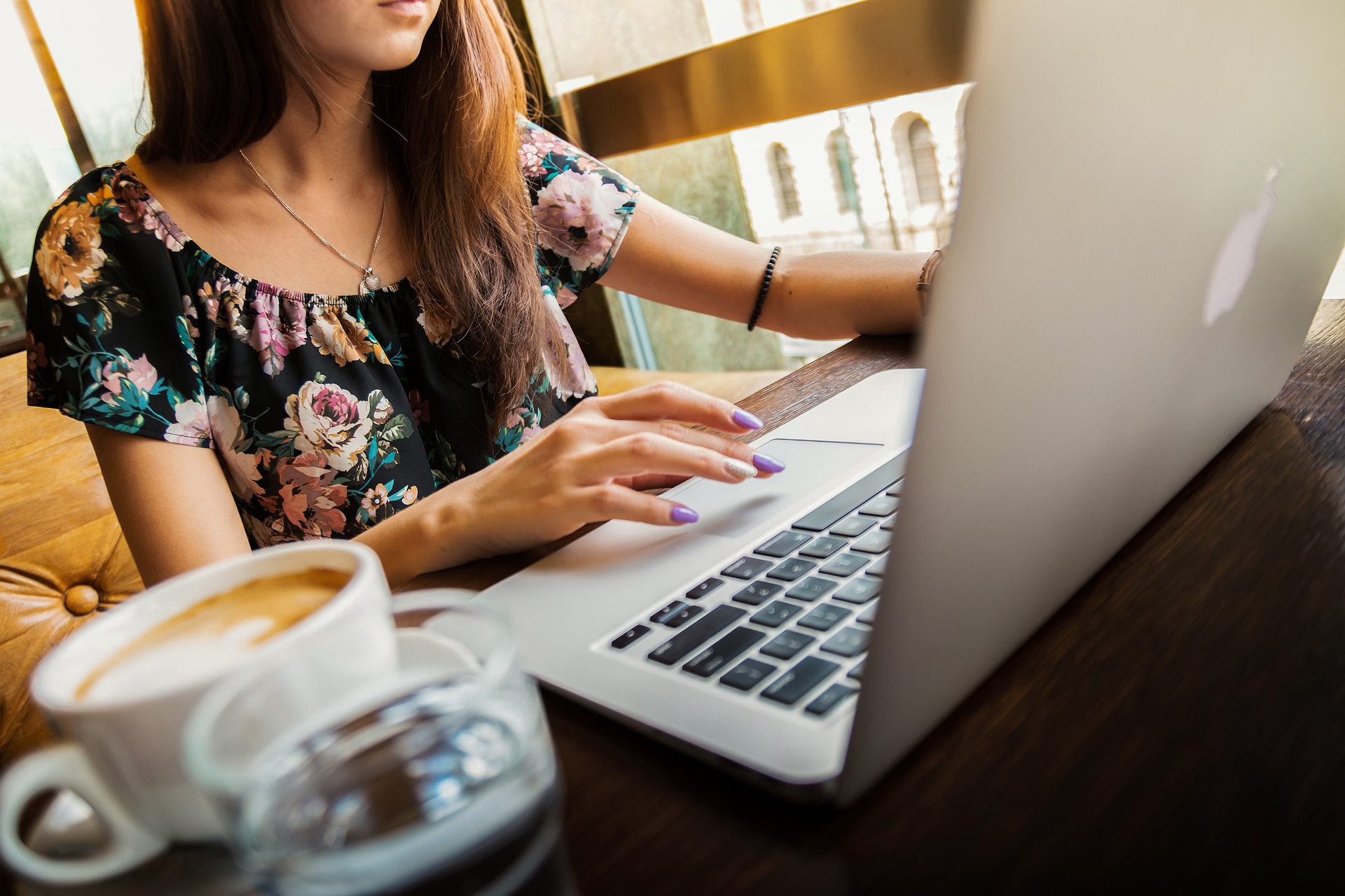 Read more about the article The benefits of using application to create your online profile